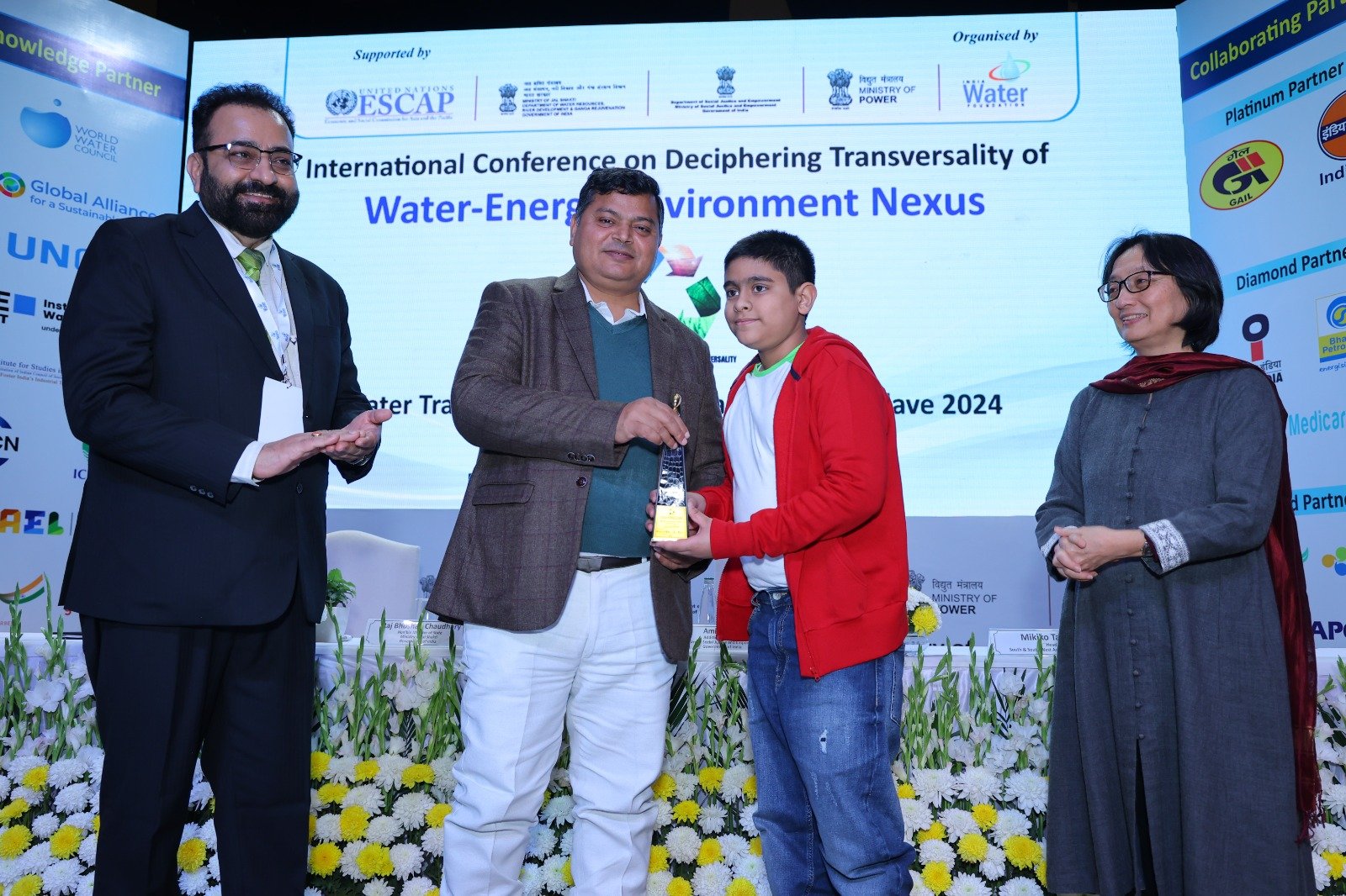 Dhananjay Kumar receiving recognition at the Water Transversality Awards & Conclave 2024